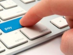 Украинцы могут оплачивать покупки электронными деньгами на сумму до 8 тыс. грн. электронные деньги