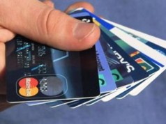 Количество платежных карт снова растет