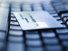 Снять деньги с карты в кассе магазина. Актуально?