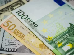 НБУ смягчает валютные ограничения