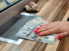 В ПриватБанке изменили правила покупки и продажи доллара