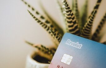 Revolut запускает обмен долларов на стейблкоины