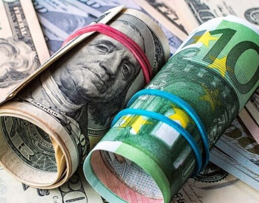 Банки начали массовый выход из гривневых активов в иностранную валюту