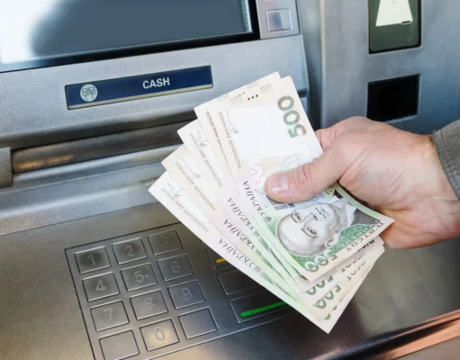 В Украине меняются правила пополнения карт через терминалы