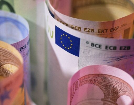 Украинцев в банках ЕС будут проверять по новым правилам